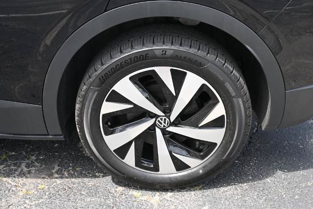 Used 2023 Volkswagen ID.4 Pro AWD/4WD image 14