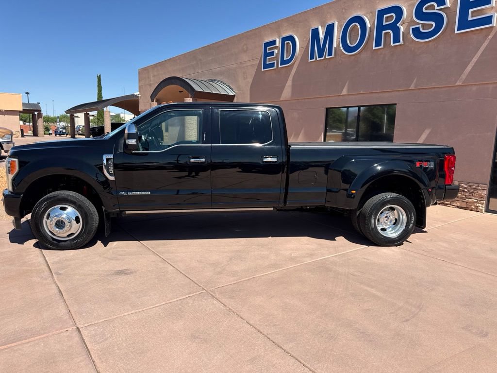 Certified 2017 Ford F350 Platinum w/ Platinum Ultimate Package AWD/4WD image 4