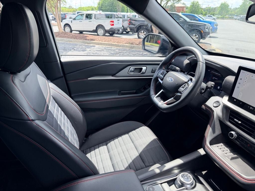 Certified 2025 Ford Explorer ST-Line w/ Premium Package RWD image 15