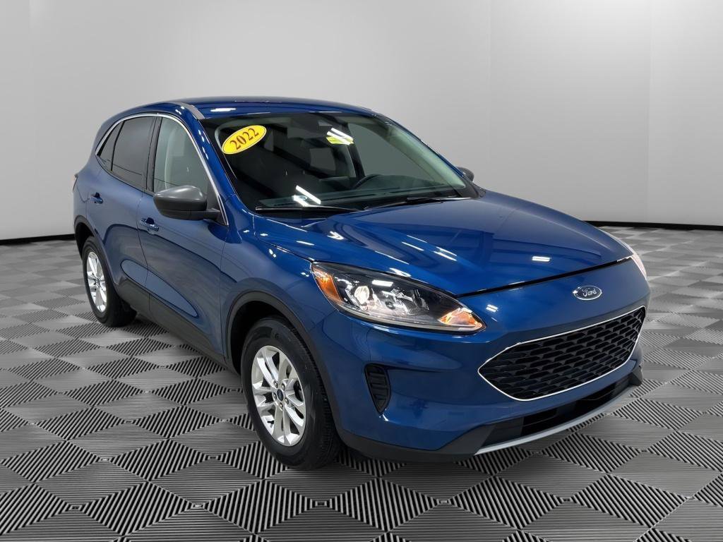 Certified 2022 Ford Escape SE w/ Cold Weather Package image 3