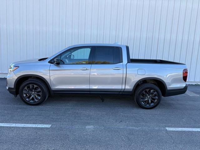 Used 2023 Honda Ridgeline Sport image 2