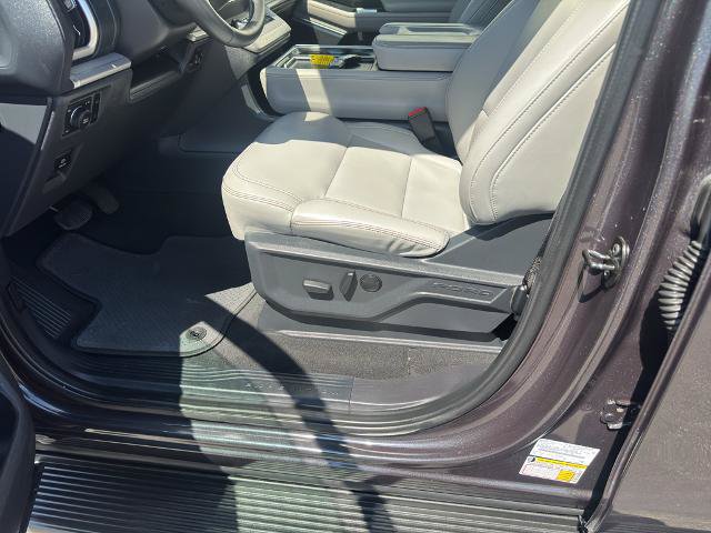 Certified 2025 Ford Expedition Active AWD/4WD image 8