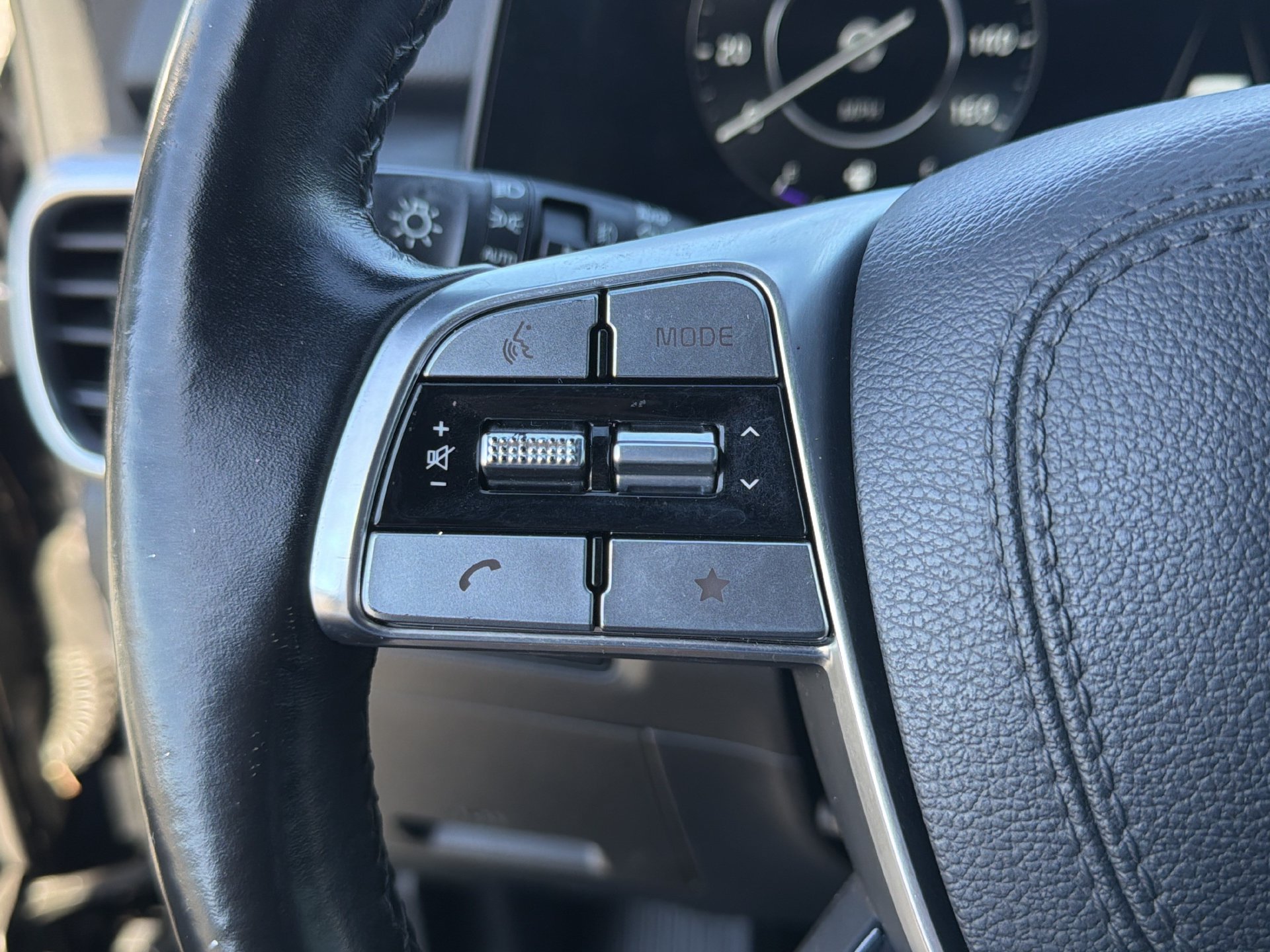 Used 2024 Kia Telluride SX Prestige X-Pro AWD/4WD image 17
