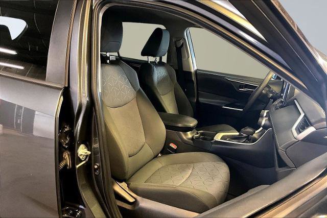 Used 2020 Toyota RAV4 XLE image 7