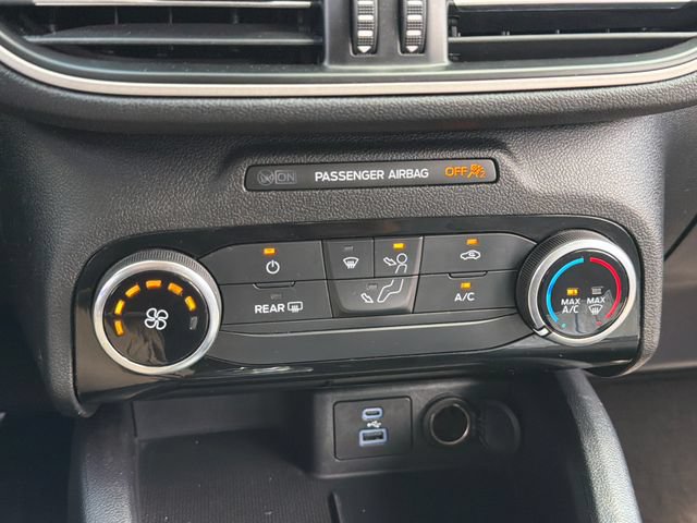 Certified 2022 Ford Escape SE w/ SE Sport Appearance Package AWD/4WD image 11