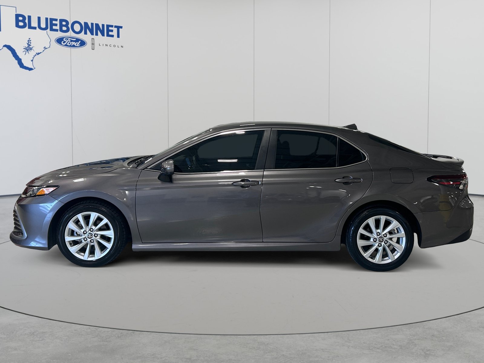 Used 2024 Toyota Camry LE FWD image 8