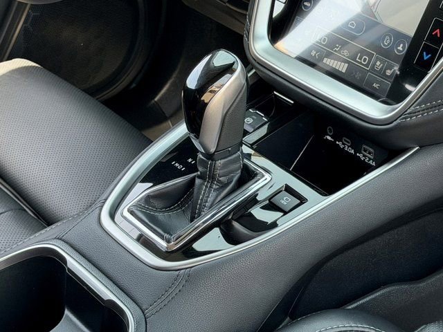 Used 2025 Subaru Outback Touring AWD/4WD image 21