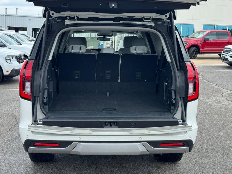 Certified 2025 Ford Expedition Max Platinum w/ Platinum Ultimate Package AWD/4WD image 5