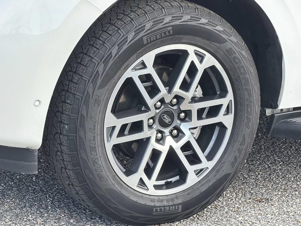 Certified 2025 Ford Expedition Active AWD/4WD image 9