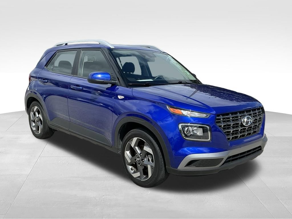 Used 2025 Hyundai Venue SEL FWD image 12