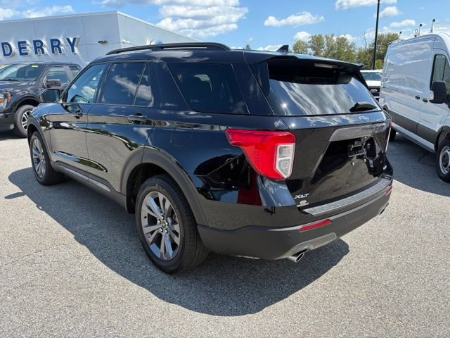 Certified 2022 Ford Explorer XLT w/ Equipment Group 202A AWD/4WD image 6