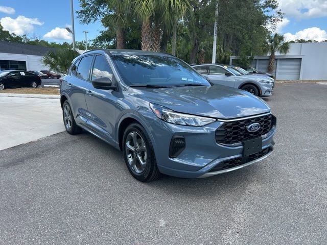 Certified 2023 Ford Escape ST-Line w/ Tech Pack #1 FWD image 2
