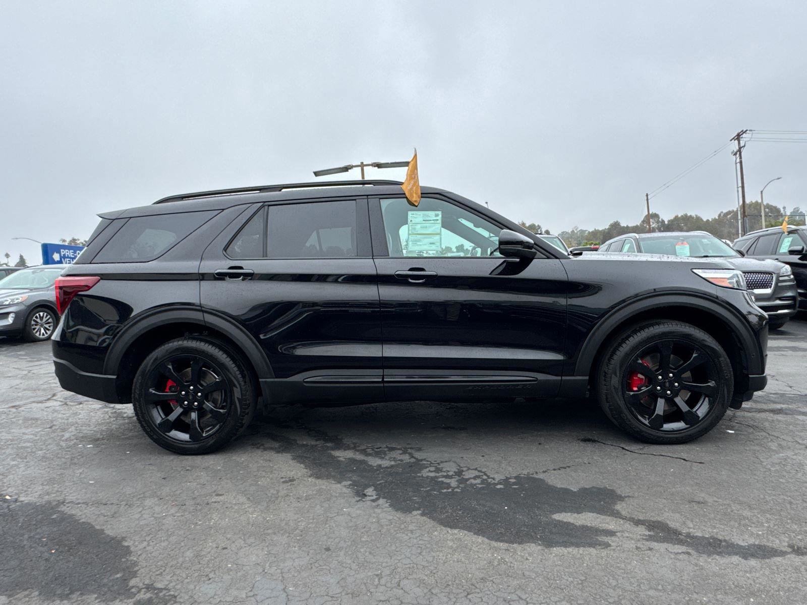 Certified 2022 Ford Explorer ST image 3