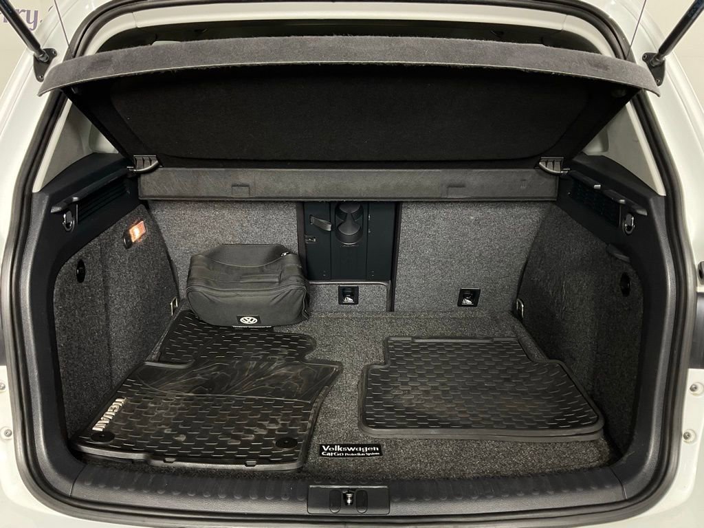 Used 2017 Volkswagen Tiguan S image 11
