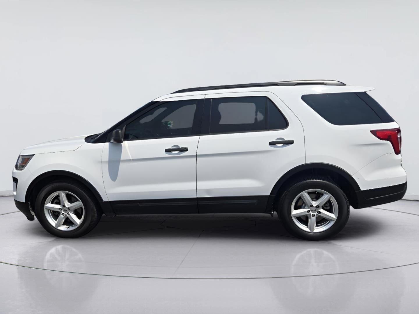 Certified 2019 Ford Explorer FWD image 5