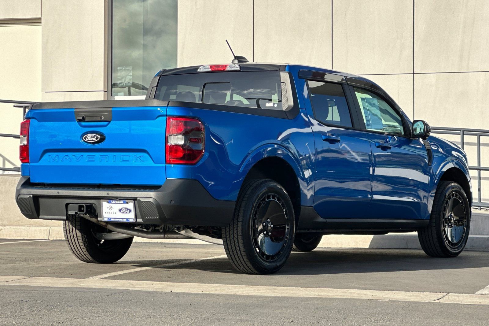Certified 2025 Ford Maverick Lariat w/ Black Appearance Package AWD/4WD image 3