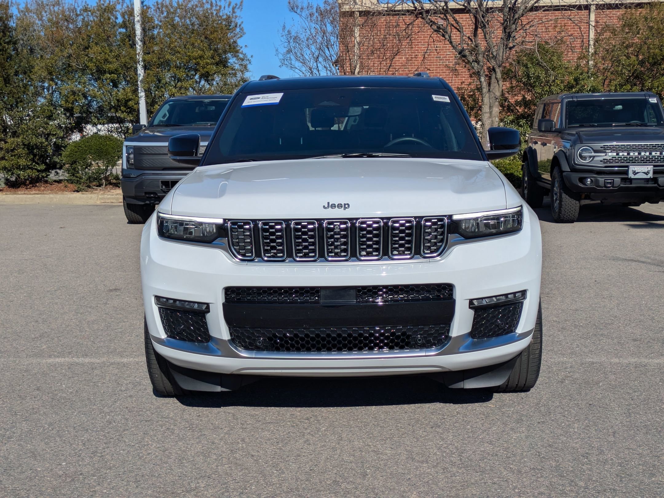 Used 2023 Jeep Grand Cherokee L Summit w/ Luxury Tech Group V image 9