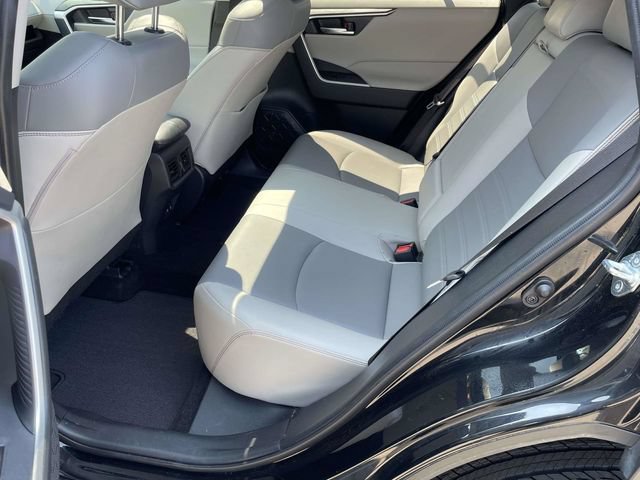 Used 2019 Toyota RAV4 XLE Premium FWD image 6
