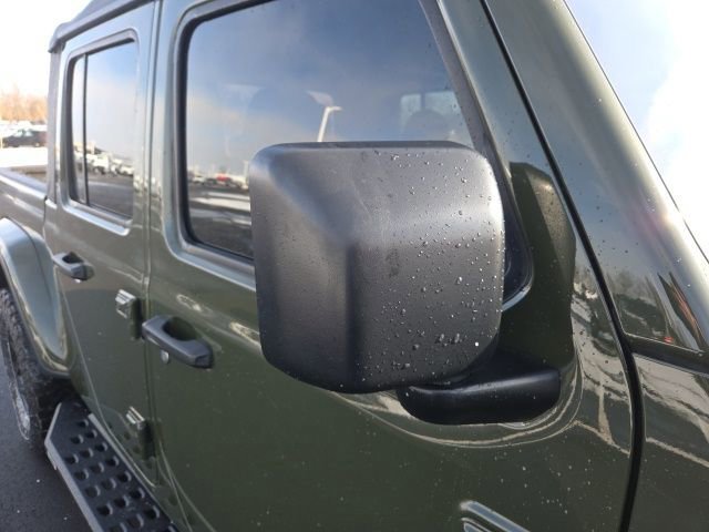 Used 2022 Jeep Gladiator Sport image 9