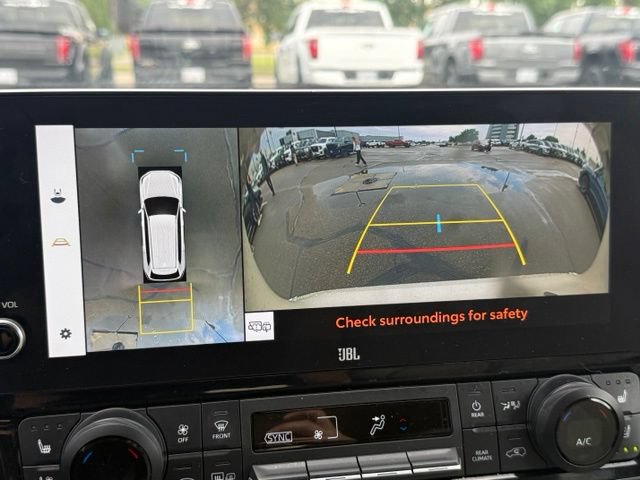 Used 2024 Toyota Grand Highlander AWD image 3