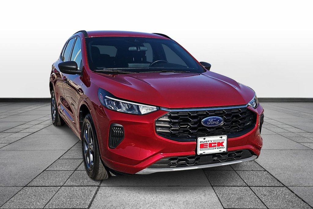 Certified 2024 Ford Escape ST-Line w/ Tech Pack #1 AWD/4WD image 3