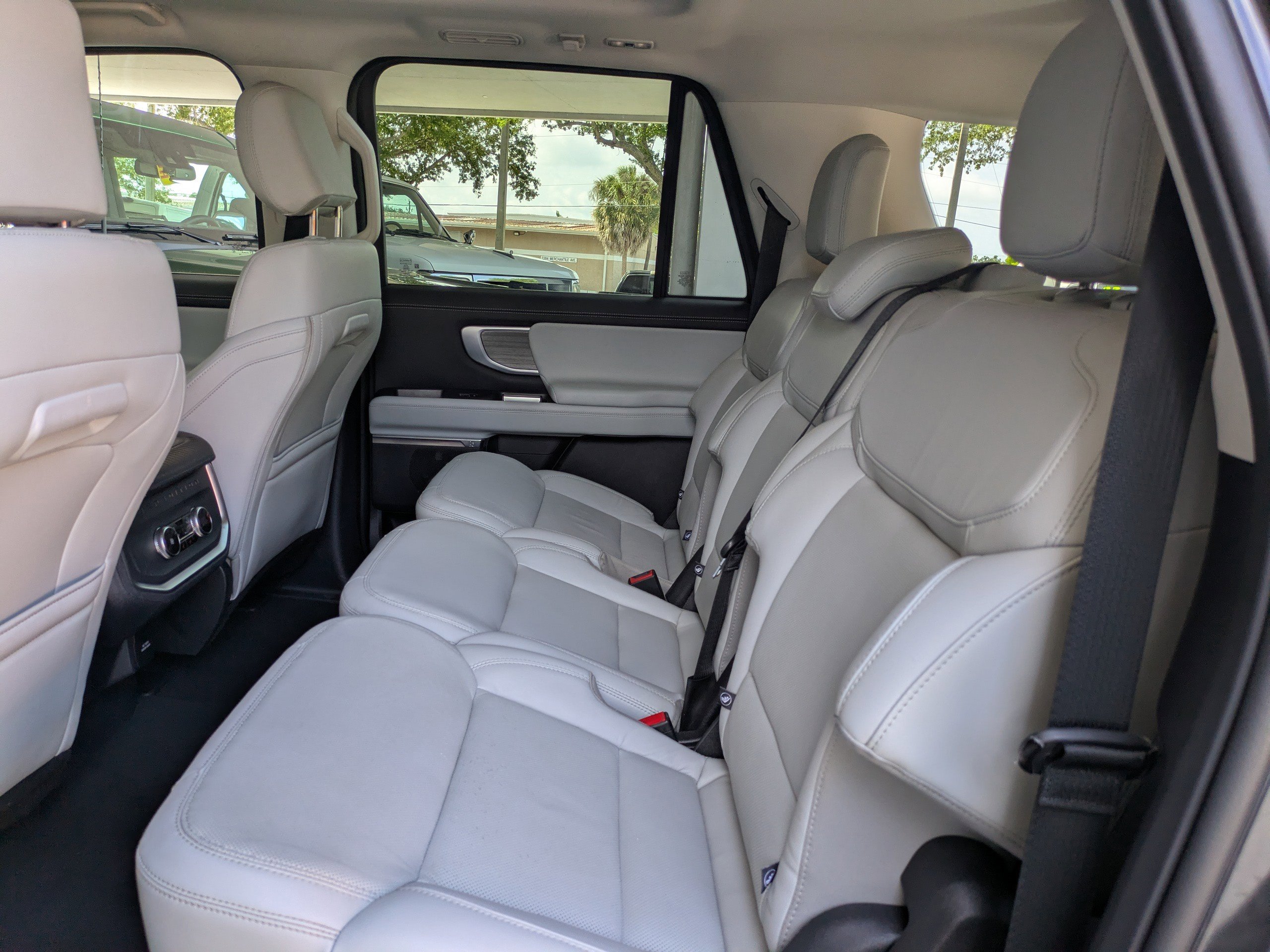 Certified 2025 Ford Expedition Max Platinum AWD/4WD image 16