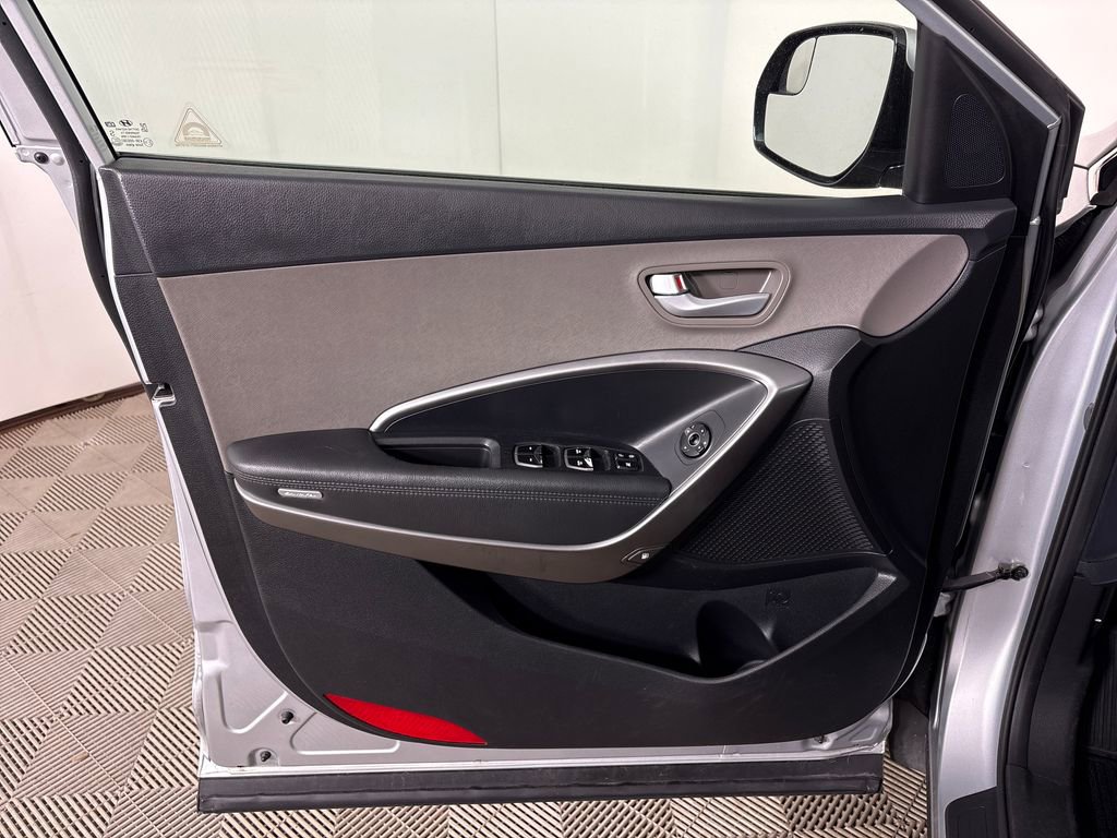 Used 2017 Hyundai Santa Fe SE w/ Cargo Package FWD image 16
