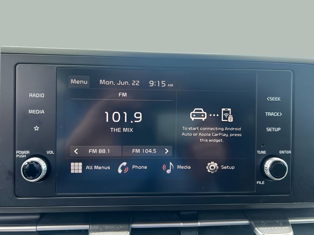 Used 2024 Kia Carnival LX FWD image 19