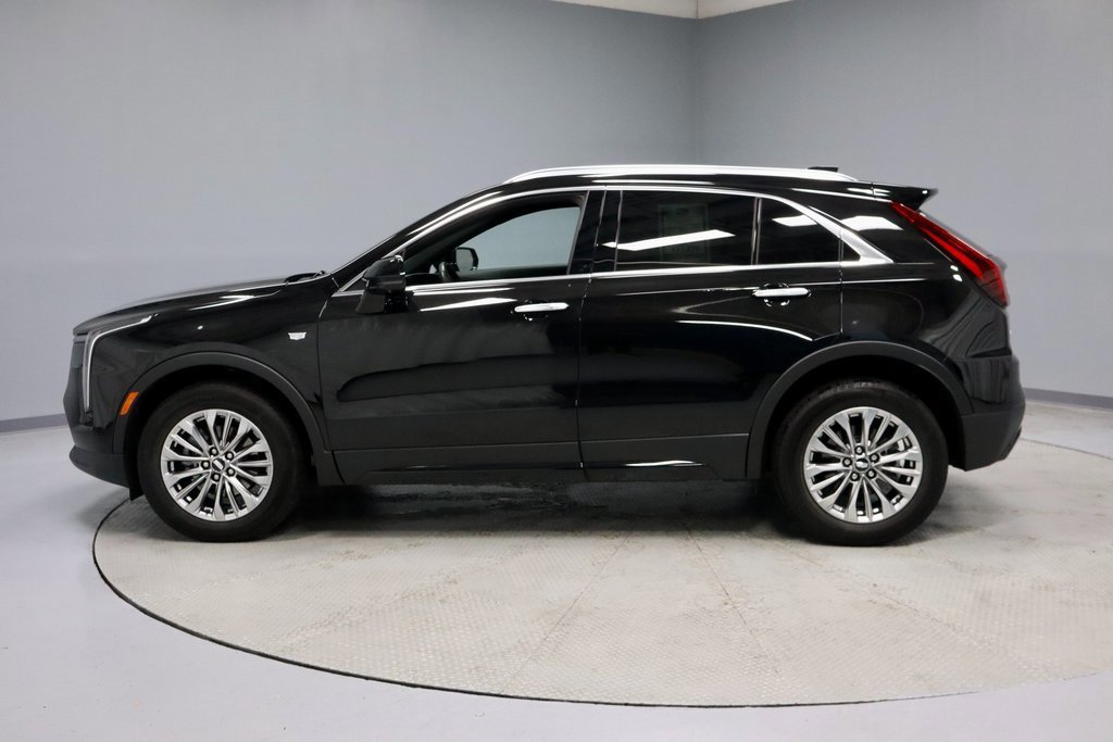 Used 2025 Cadillac XT4 Premium Luxury w/ Cold Weather Package image 2