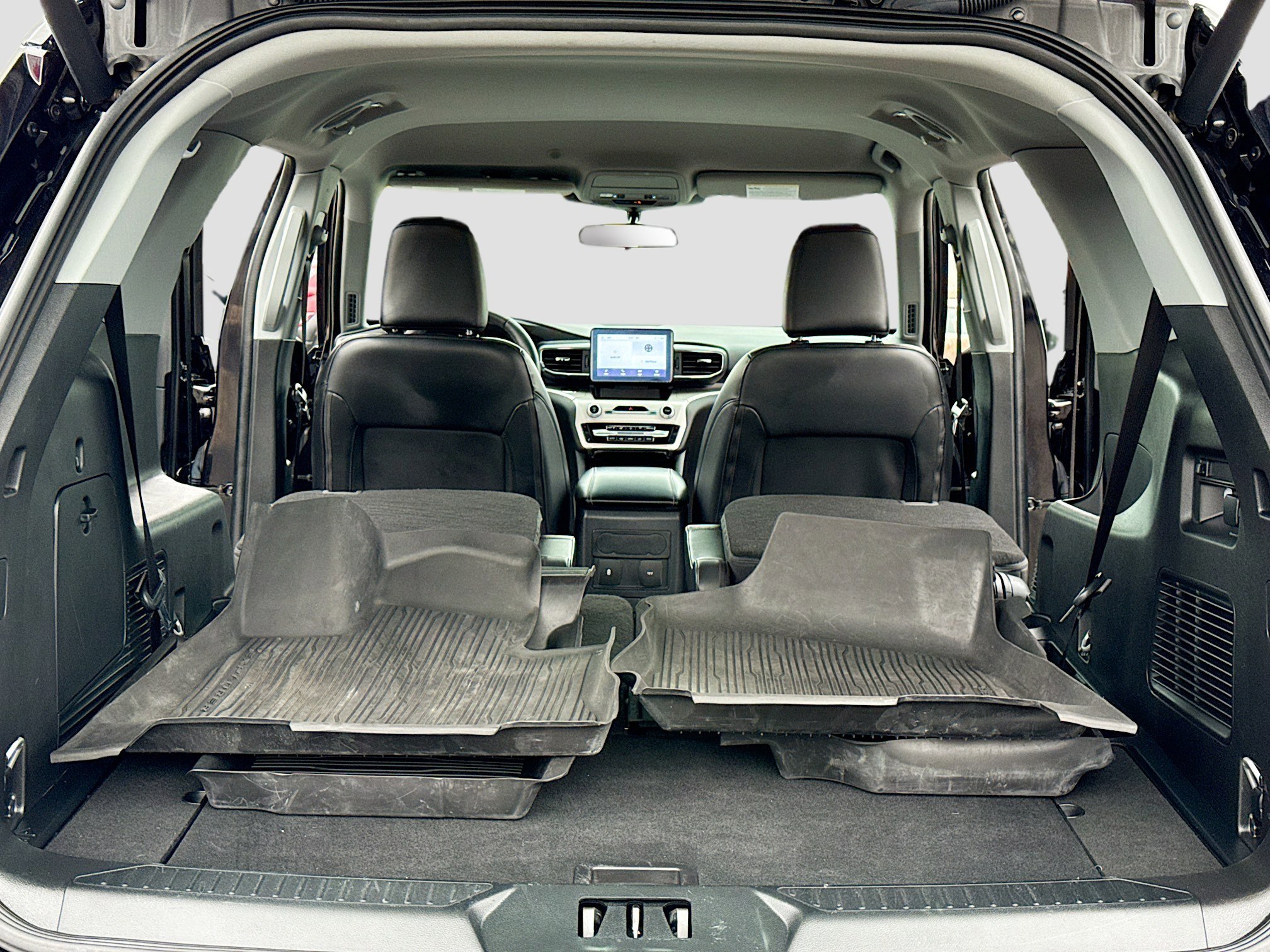 Certified 2023 Ford Explorer XLT w/ Equipment Group 202A image 10