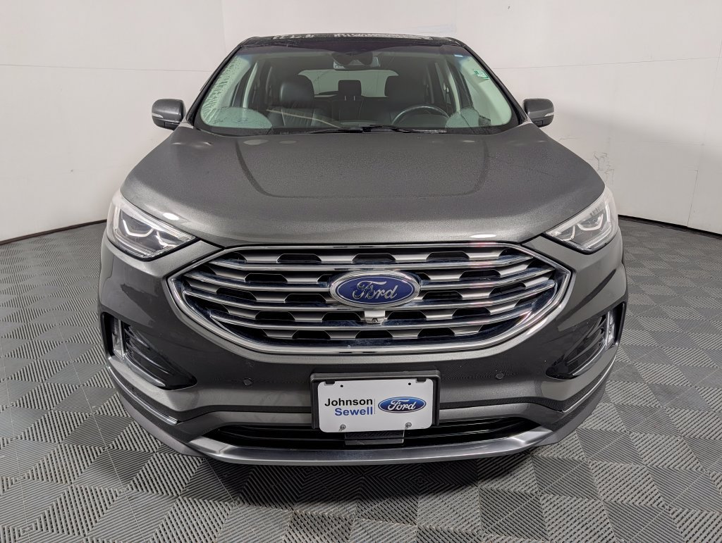 Certified 2019 Ford Edge Titanium w/ Equipment Group 301A FWD image 3