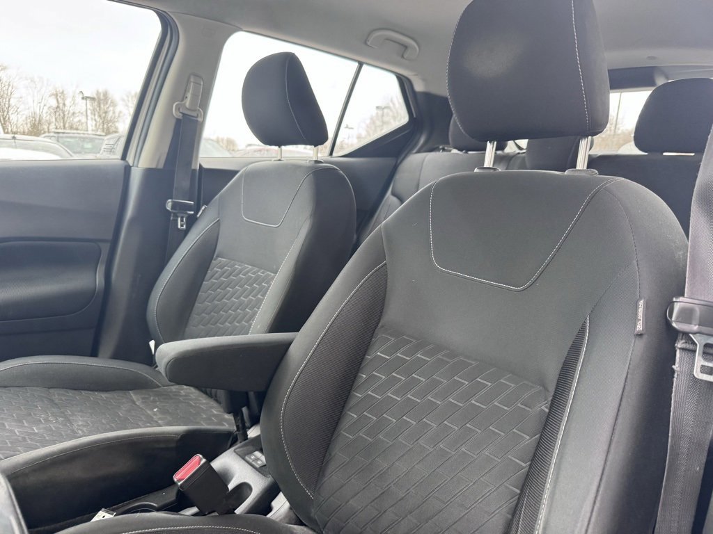 Used 2021 Nissan Kicks S image 9