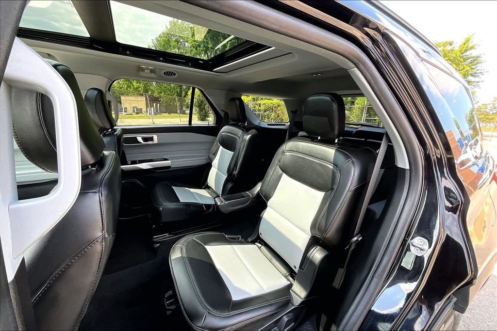Certified 2022 Ford Explorer XLT w/ Equipment Group 202A AWD/4WD image 25