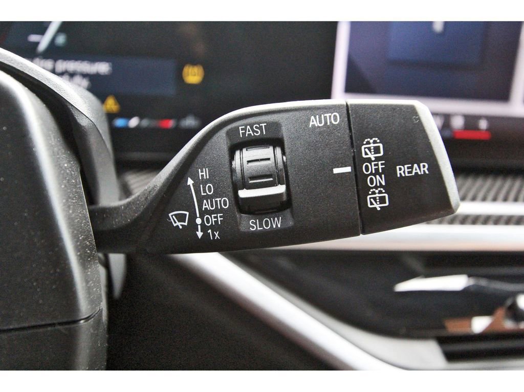 Used 2025 BMW X5 M60i w/ Executive Package image 17