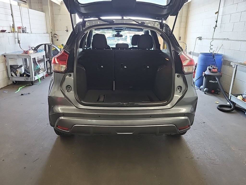 Used 2024 Nissan Kicks SV FWD image 7
