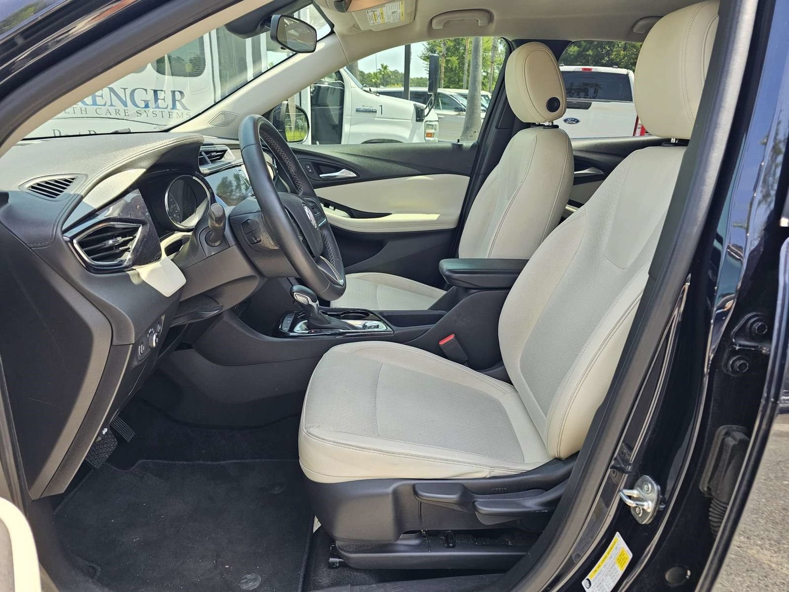 Used 2021 Buick Encore GX Preferred w/ Sport Touring Package FWD image 11