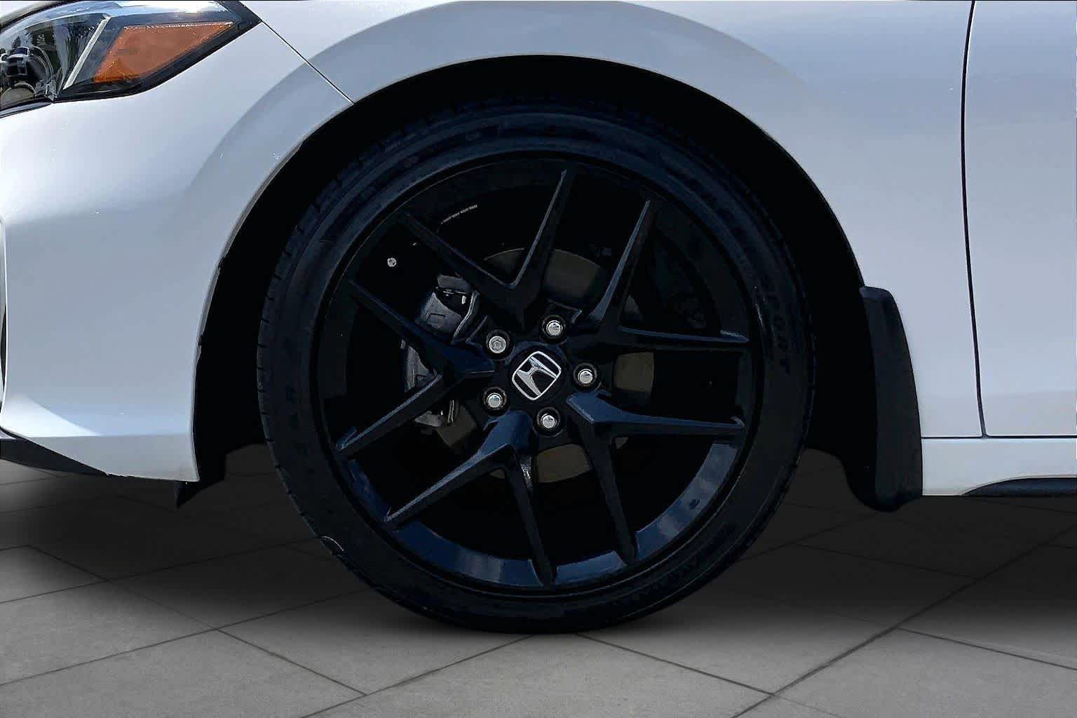 Used 2025 Honda Civic Sport image 11