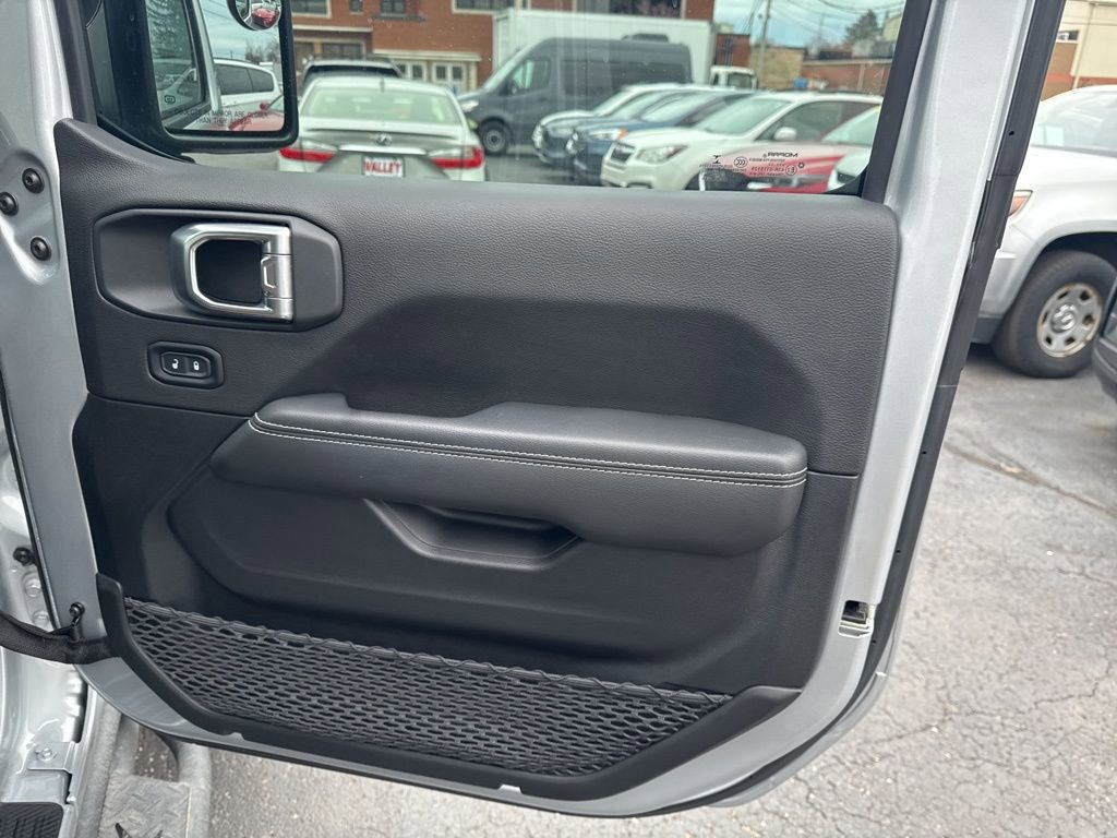 Used 2023 Jeep Gladiator Rubicon w/ Cold Weather Group image 48