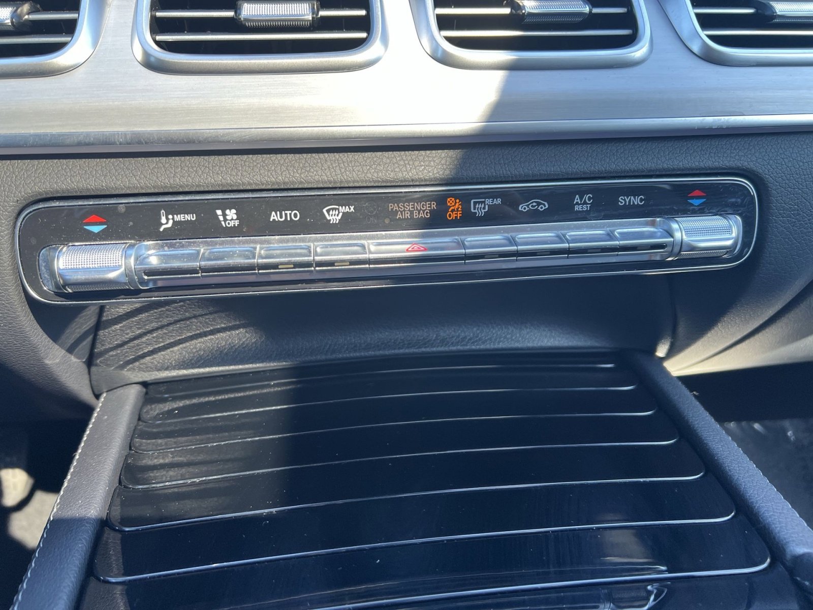 Used 2025 Mercedes-Benz GLS 450 4MATIC image 29