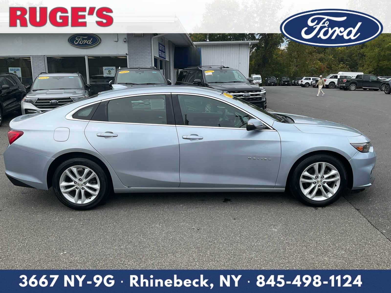 Used 2017 Chevrolet Malibu LT FWD image 2
