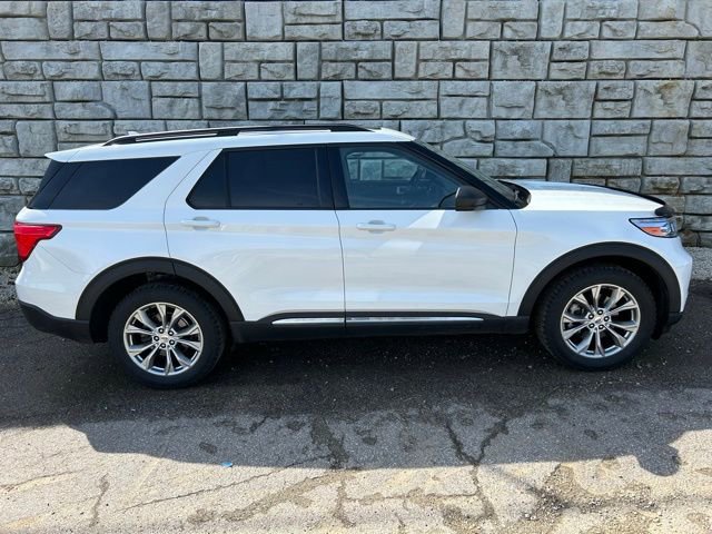Certified 2023 Ford Explorer XLT w/ Equipment Group 202A AWD/4WD image 6