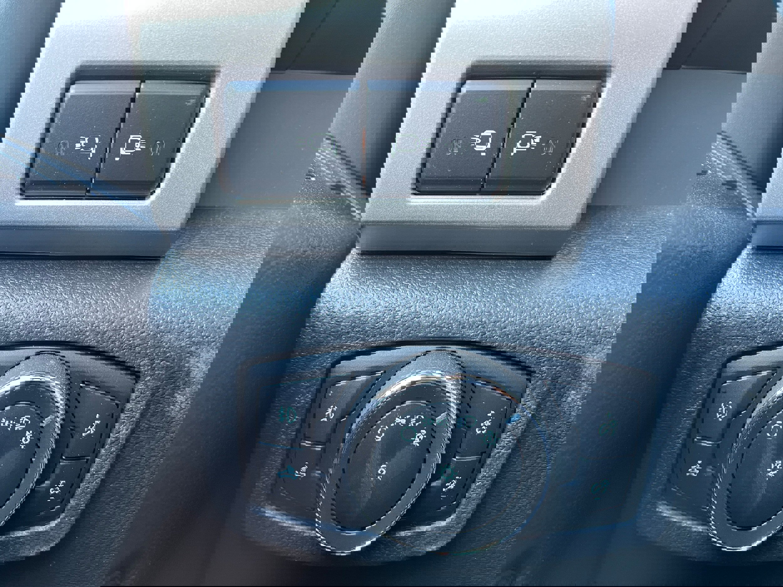 Certified 2022 Ford F250 Lariat w/ Black Appearance Package image 24