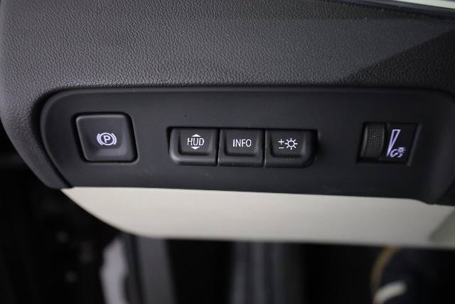 Used 2023 Buick Enclave Avenir w/ Avenir Technology Package AWD/4WD image 36