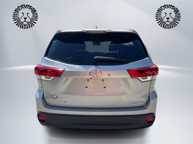 Used 2019 Toyota Highlander XLE AWD/4WD image 7