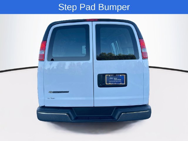 Used 2025 Chevrolet Express 2500 w/ Driver Convenience Package RWD image 9
