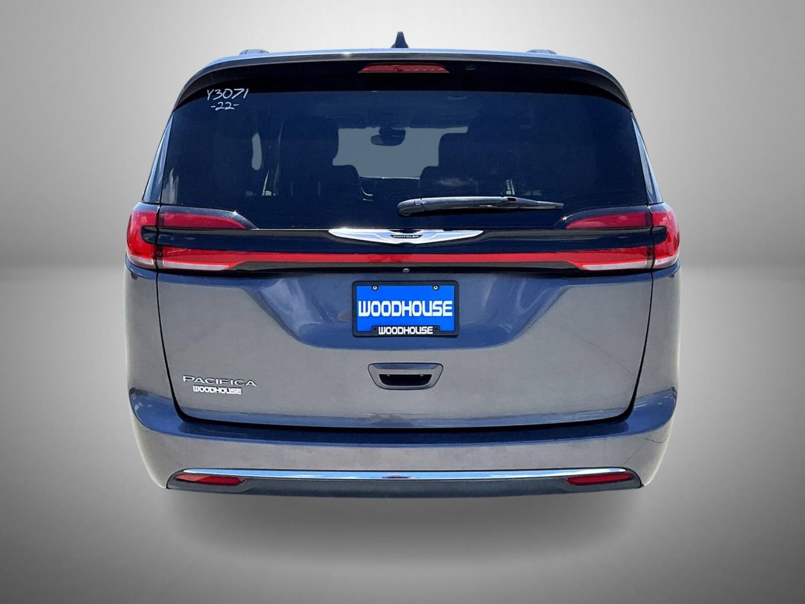 Used 2022 Chrysler Pacifica Touring-L FWD image 6