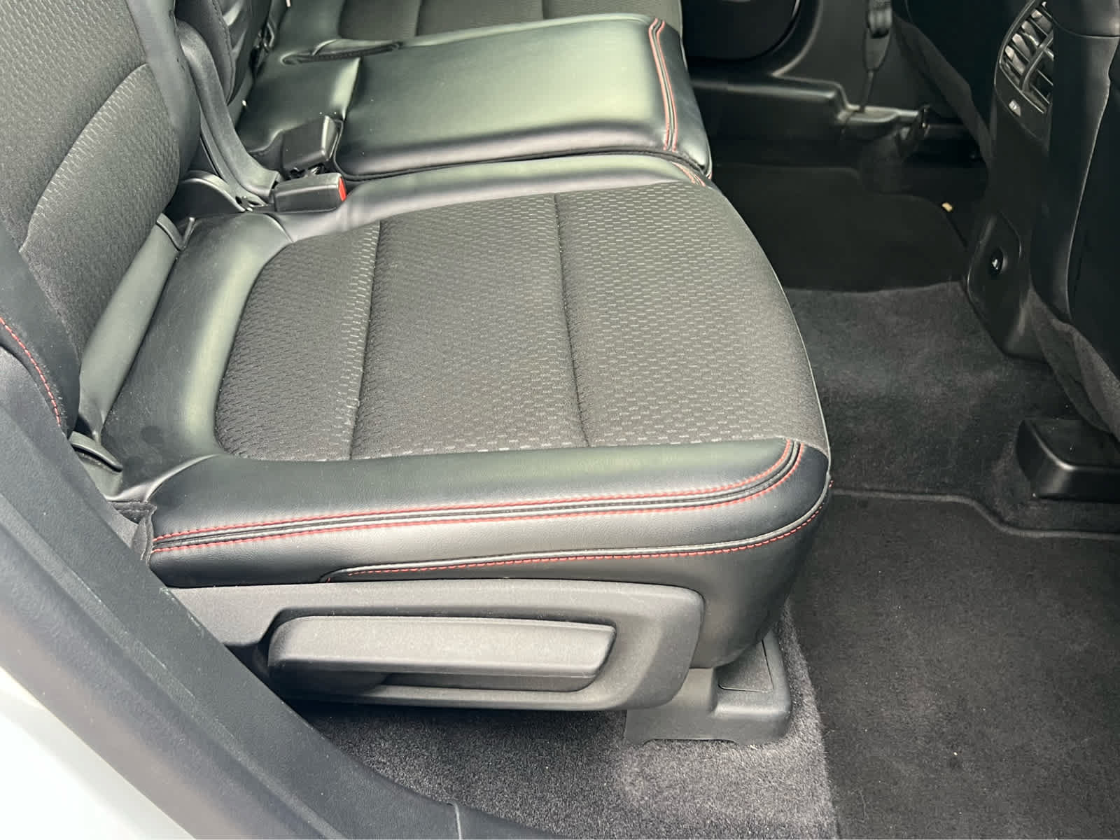 Certified 2025 Ford Escape ST-Line Select AWD/4WD image 21