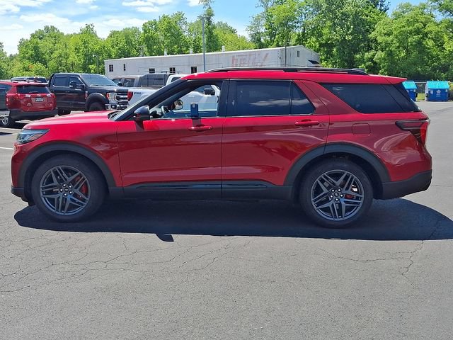 Certified 2025 Ford Explorer ST AWD/4WD image 7