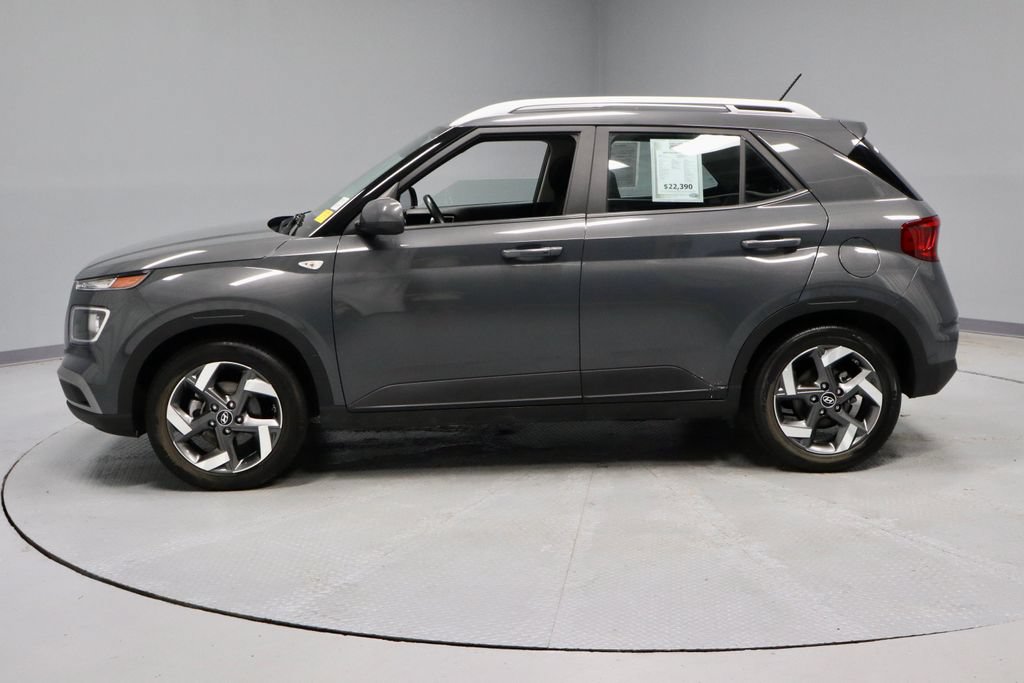 Used 2025 Hyundai Venue SEL FWD image 7