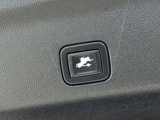 Used 2021 GMC Yukon SLT w/ SLT Premium Package image 32